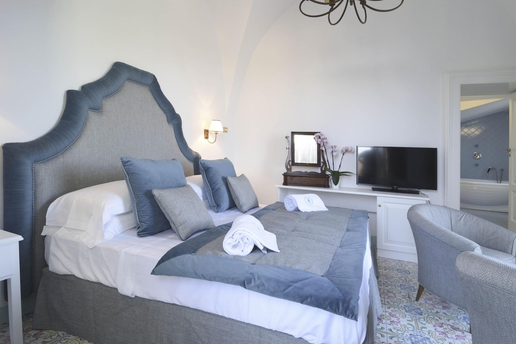 Palazzo Confalone Hotel 5*