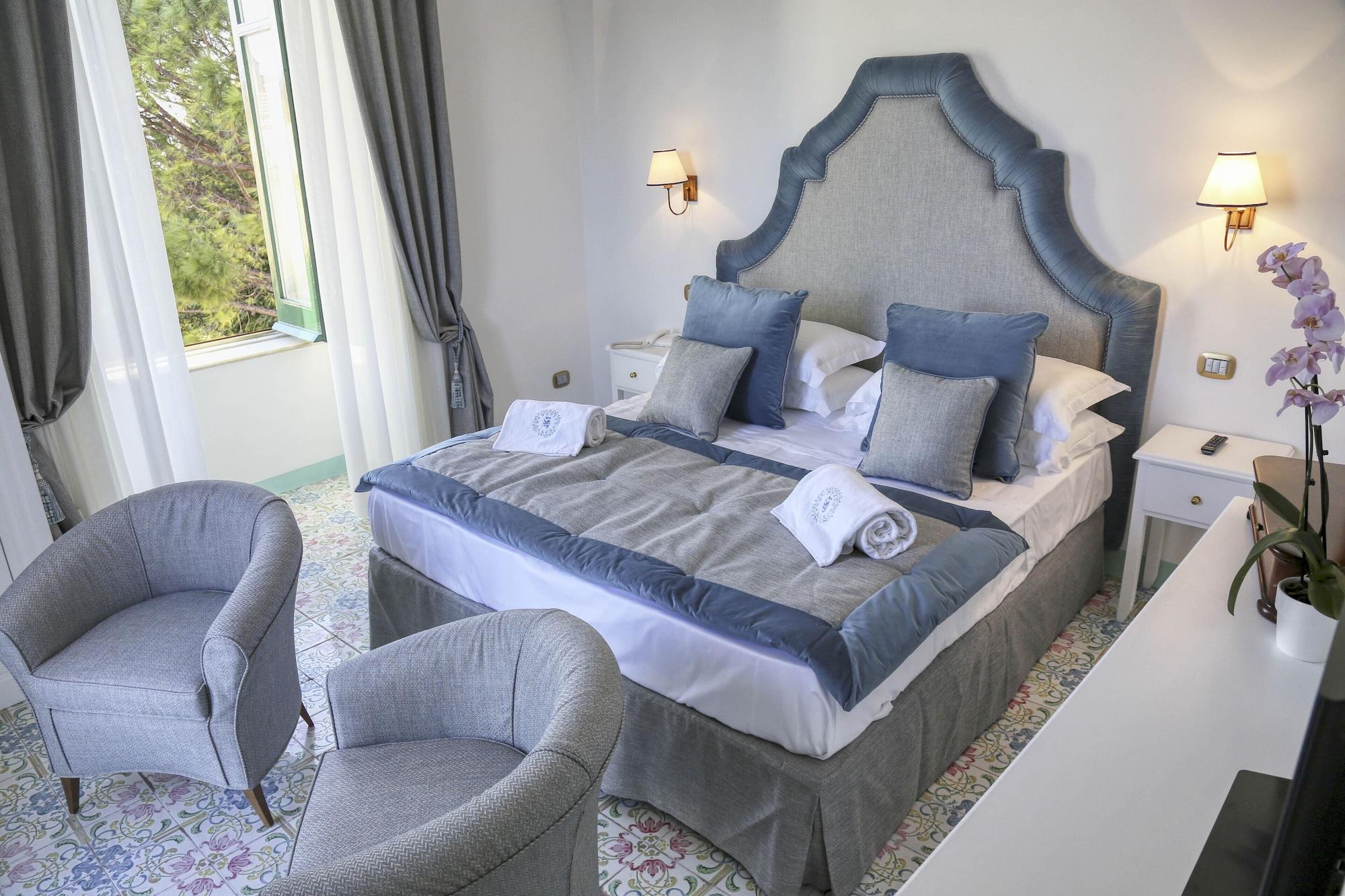 Palazzo Confalone Hotel 5*